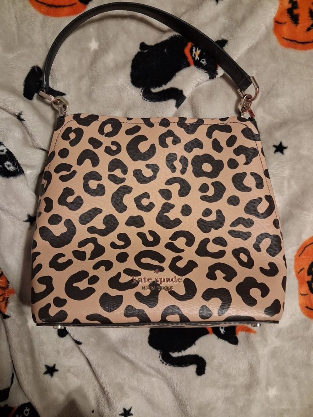 Kate Spade Darcy small bucket bag leopard cheetah print